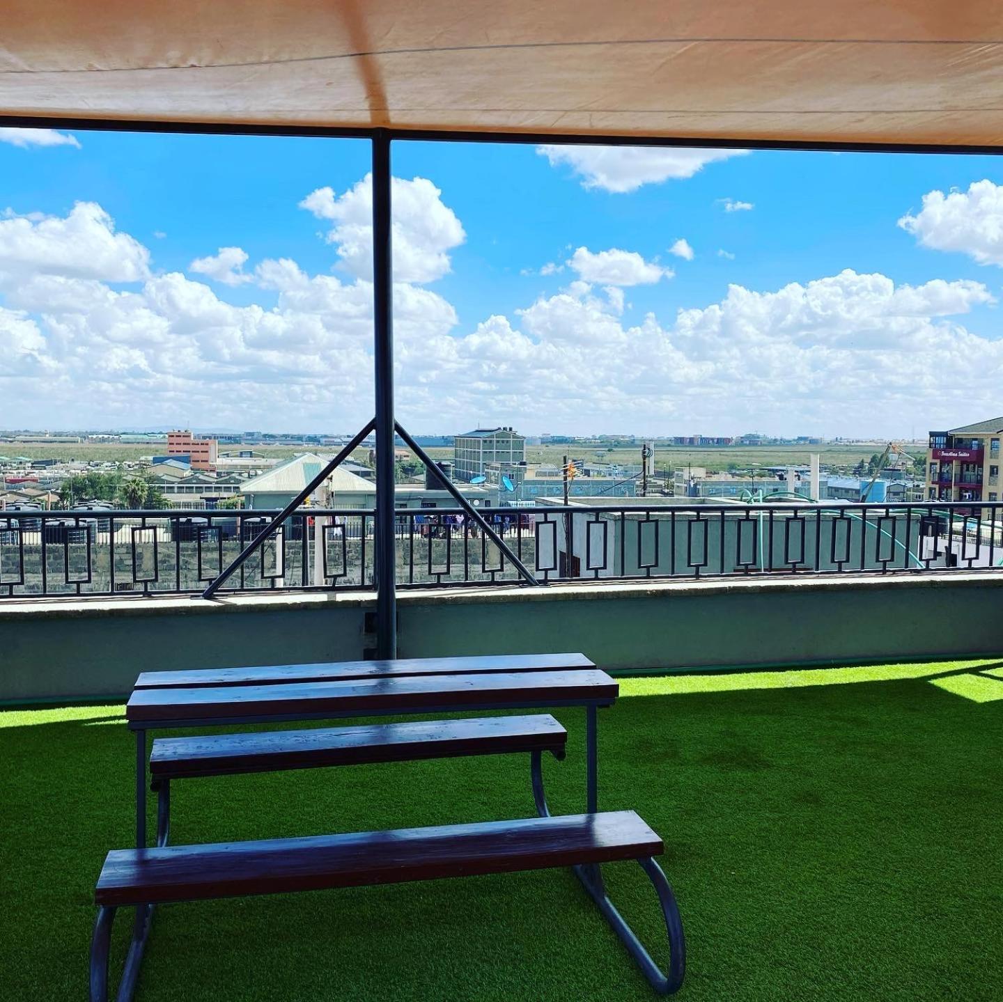 Apartmán Lovely & Cozy Compact Studio Near Airport With Rooftop View Nairobi Exteriér fotografie
