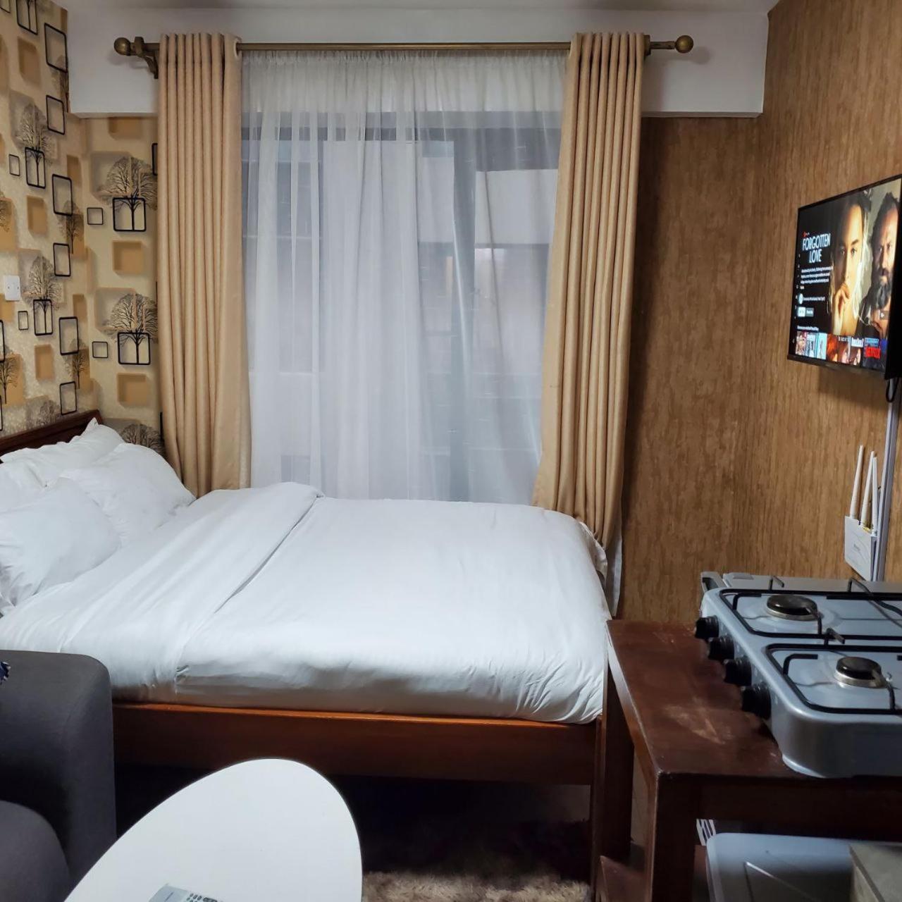 Apartmán Lovely & Cozy Compact Studio Near Airport With Rooftop View Nairobi Exteriér fotografie